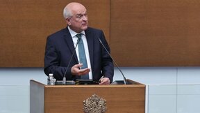 В НС изслушват служебния премиер за пенсиите