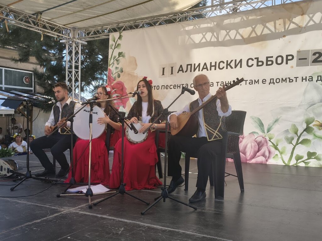 „Където песента среща танца, там е домът на душата“ – Преславци събра алианите на България