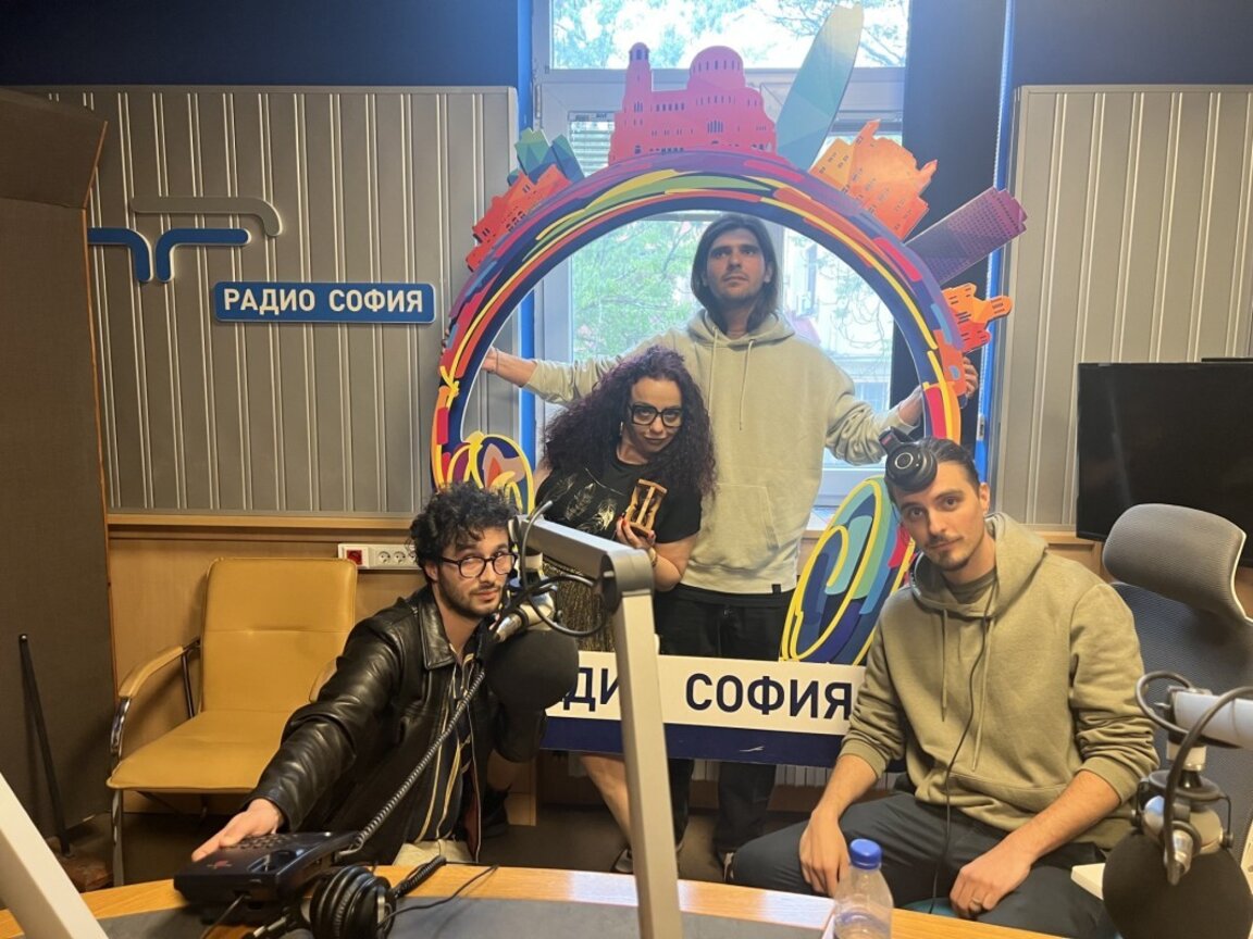 Керана и космонавтите и "Cool Den" в колаборация и на една сцена