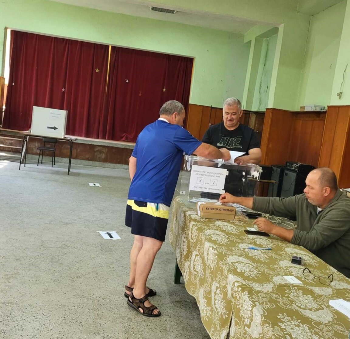 Без проблеми на вота в монтанското село Дълги дел