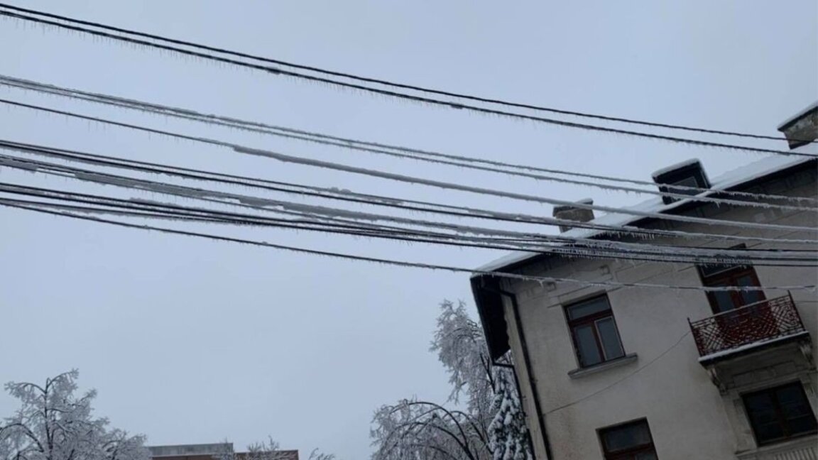 Већи број насељених места у Бугарској без струје услед обилних снежних падавина