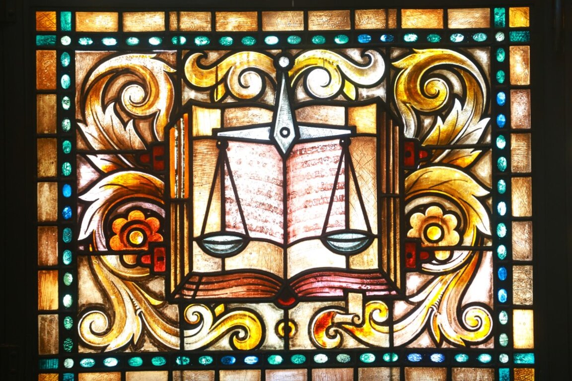 Прокуратура повдигна обвинения на тримата младежи, нападали минувачи в София