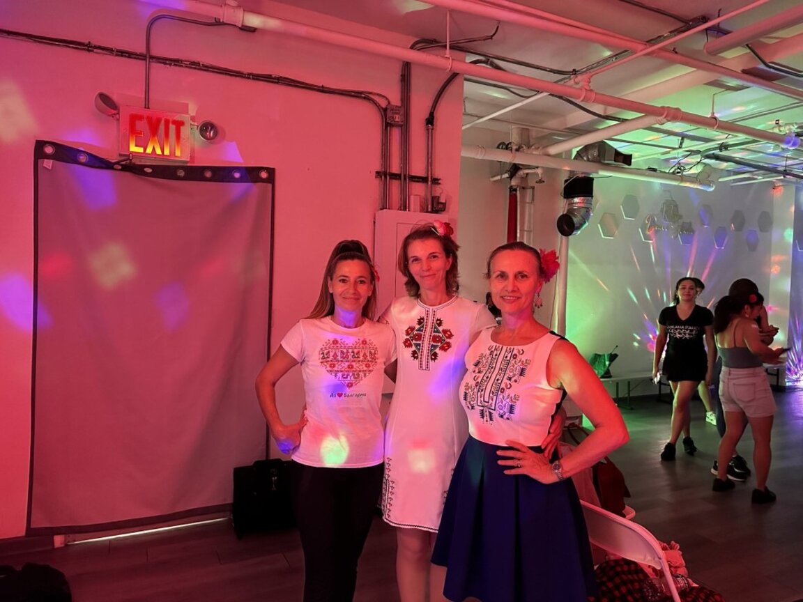 Български фолклор за откъсване от грижите от седмицата в Ню Йорк