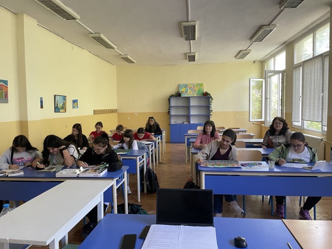 ОУ " Николай Лилиев" празнува с изложба в Художествената галерия 50-годишен юбилей