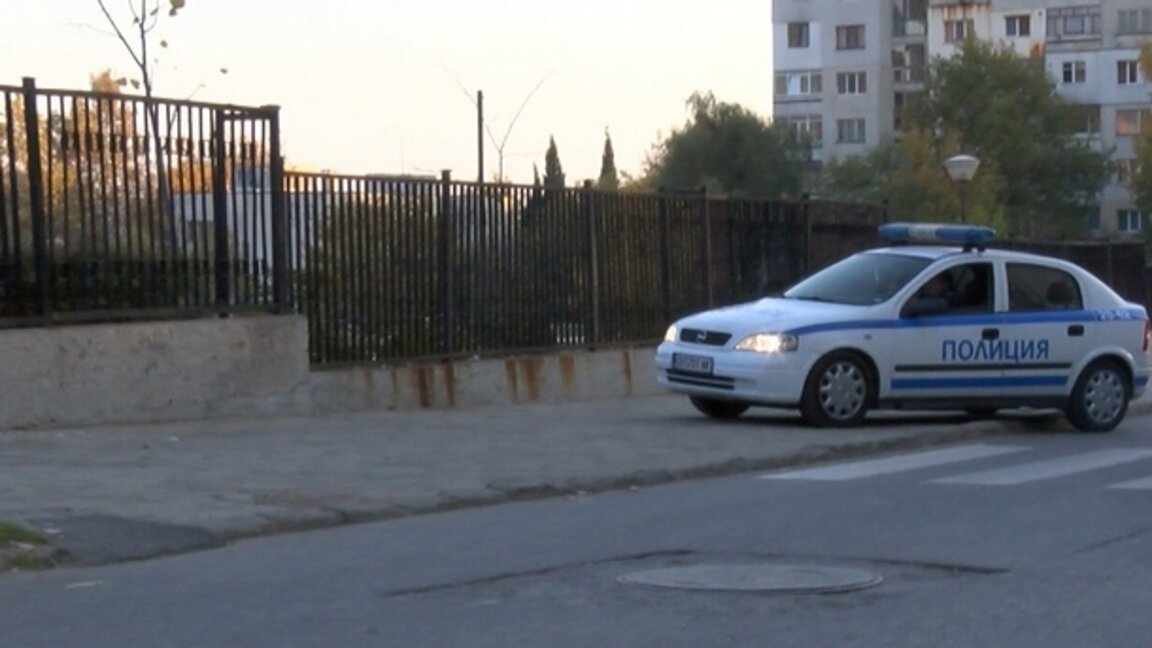 Директор на учебно заведение за сигурността: Училищата трябва да са с по-високи огради, металдетекторите ще забавят значително потока