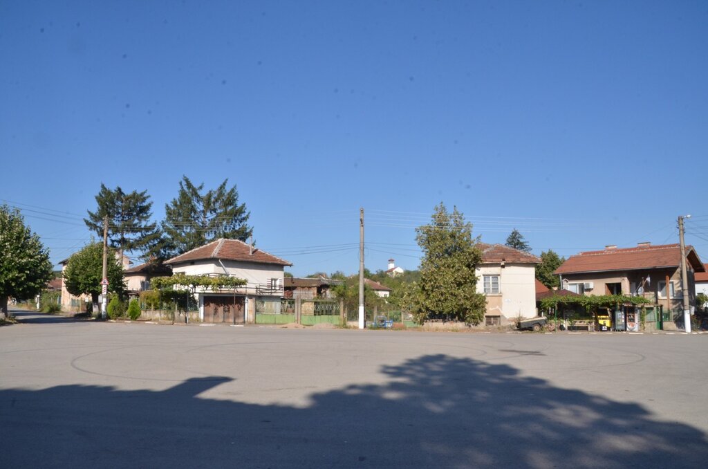 Село Власатица