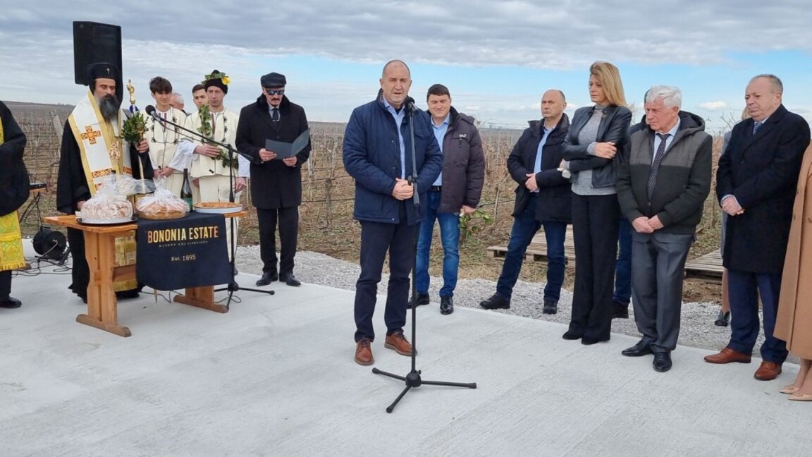 Радев: Истинската цел на промяната на Конституцията - овладяването на цялата власт