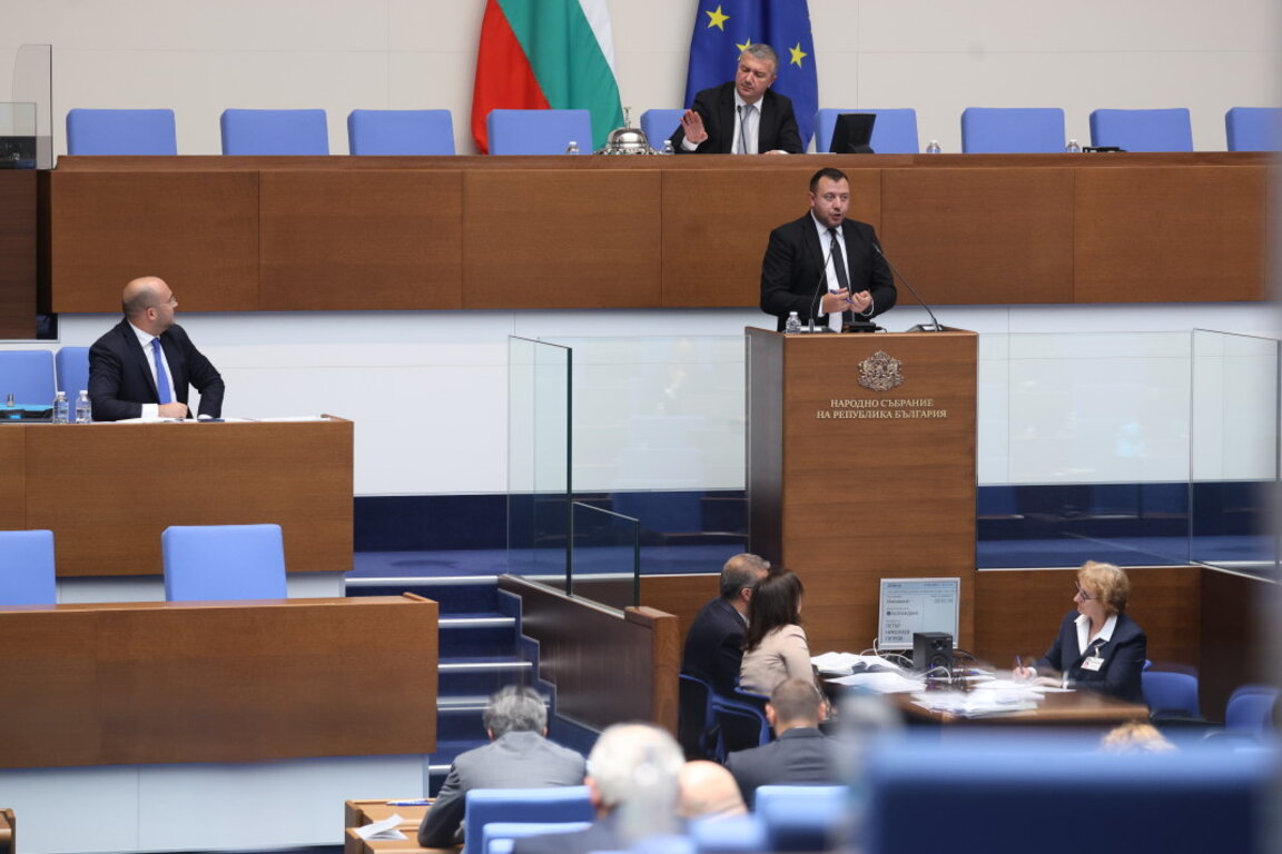 Депутатите обсъждат Закона за несъстоятелност на физическите лица в пленарната зала на второ гласуване - 19 юни 2025 г.