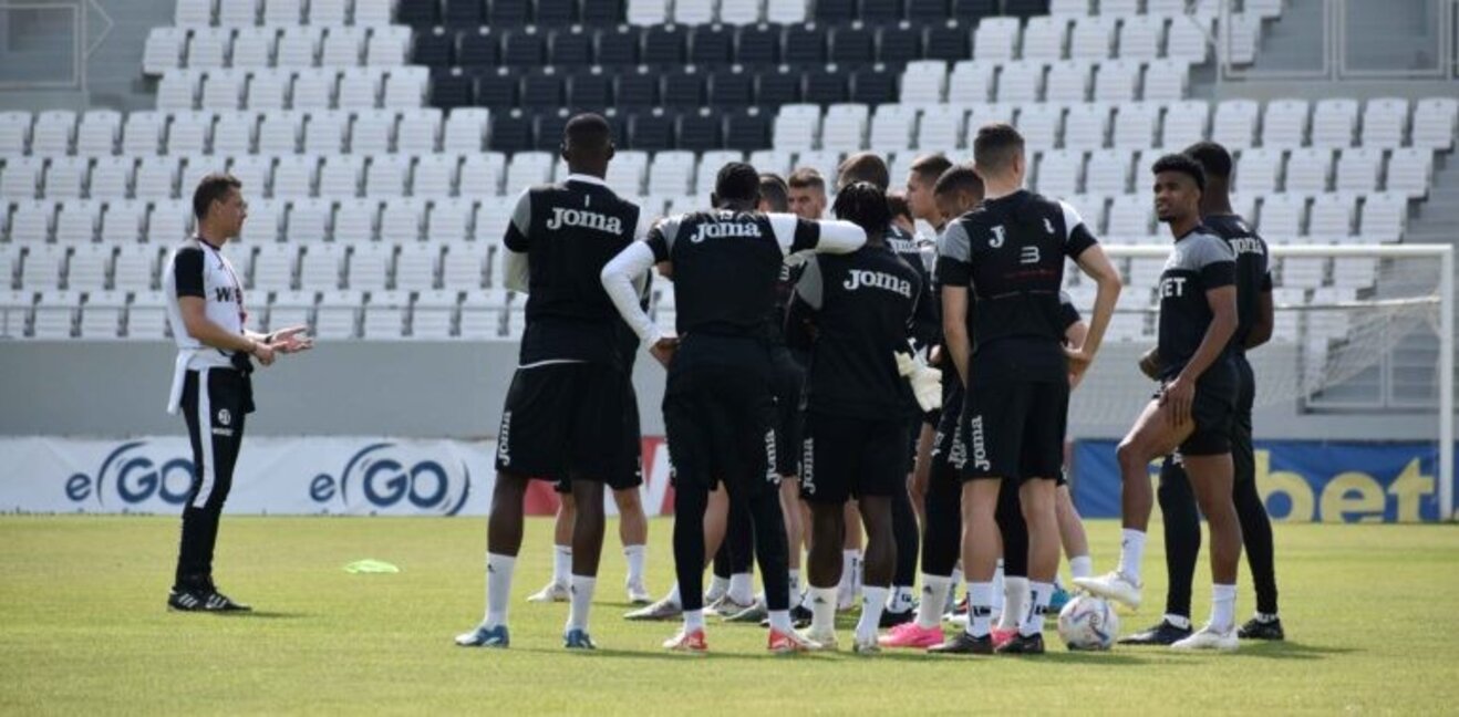 "Локомотив" с тежко гостуване във Варна