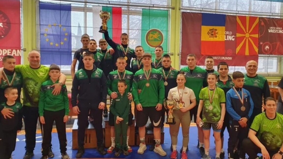 Титли  и медали в международни турнири извоюваха старозагорски борци