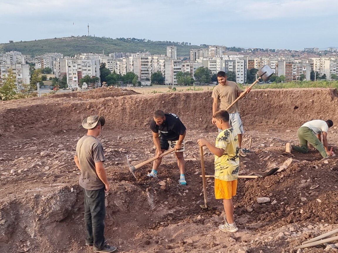 Спасителни археологически разкопки край Ямбол