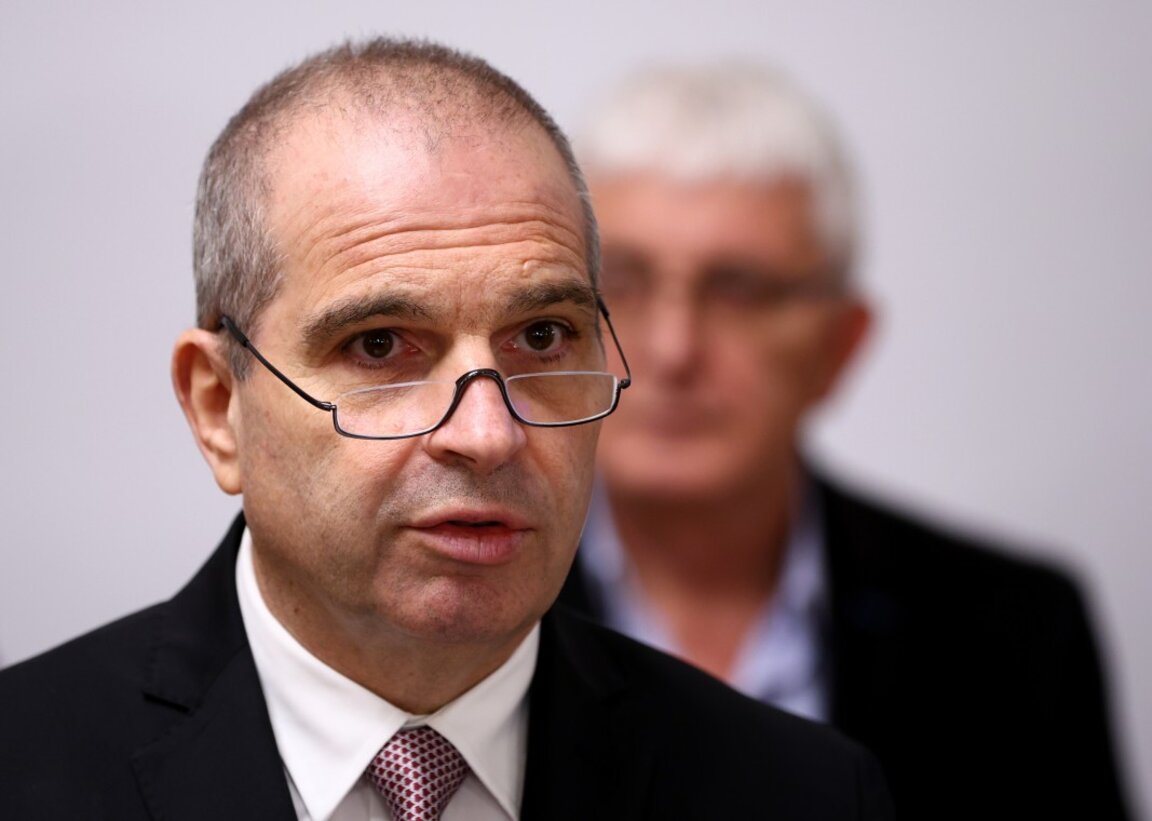 Гроздан Караджов