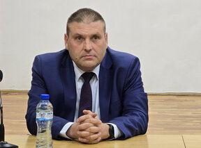 Полицейска охрана за кмета на Плевен след заплахи за живота му