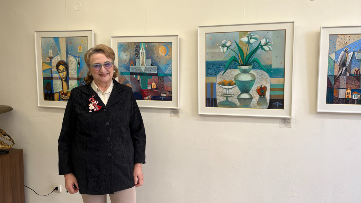 Нови нюанси в изложбата на Снежана Фурнаджиева "Духовни портали"