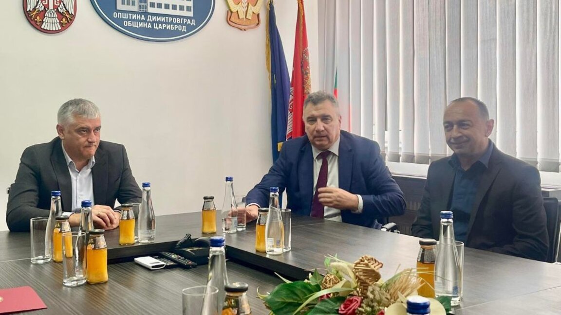 Фотографија: Универзитет за националну и светску економију