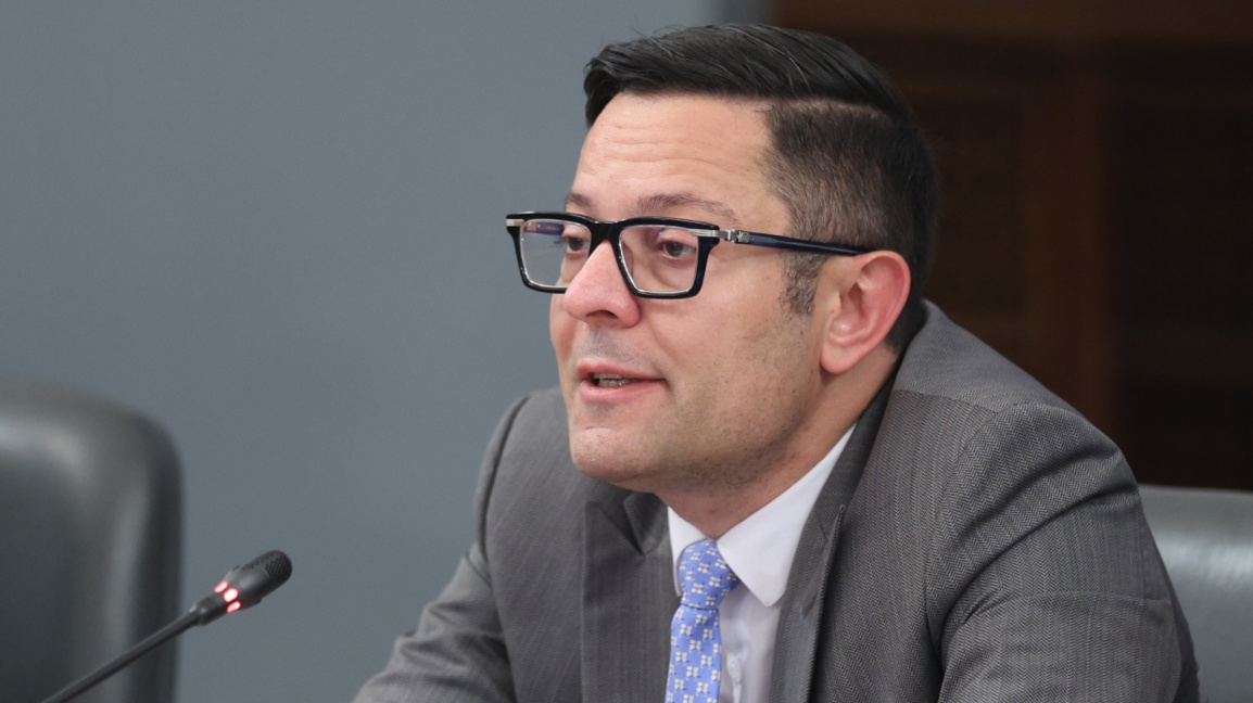 Qeveria heq akcizën për gazin dhe vendos “çekun e inflacionit” për karburantet