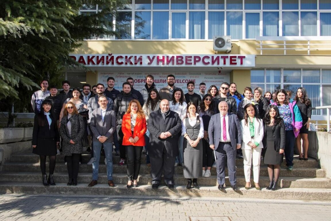 Ambassador Liberopoulos (C) visited Trakia University in Stara Zagora last week.