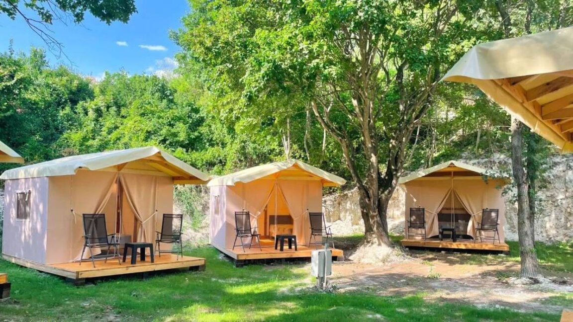 Confort sous les étoiles : le "glamping" est la nouvelle forme d’escapade