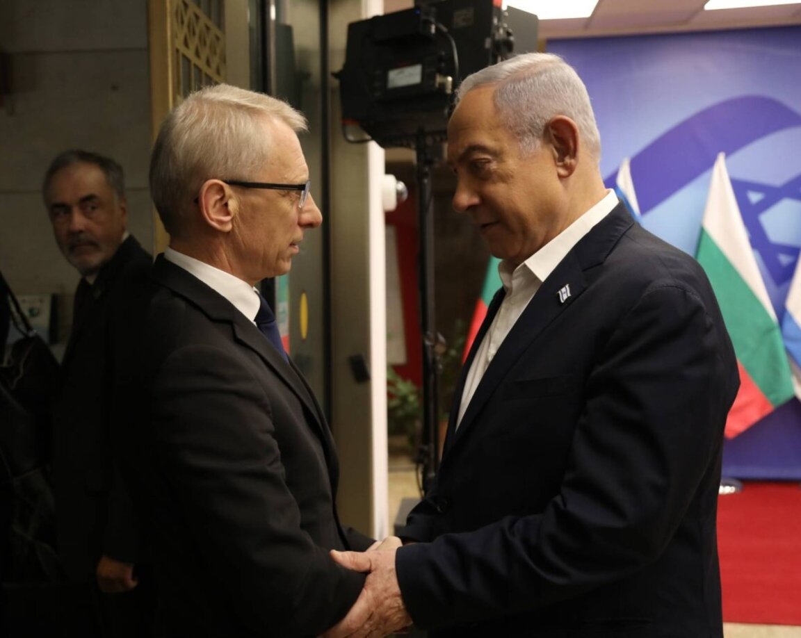 Nikolay Denkov a assuré Benjamin Netanyahou du soutien de la Bulgarie...