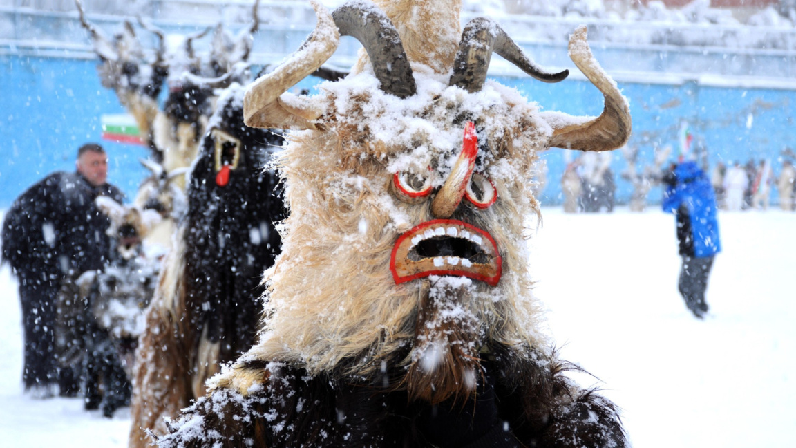 Magjia e gjallë dhe traditat në Festivalin e Lojërave të Burrave të Maskuar 
