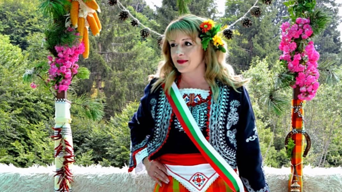 Сийка Суркова, кмет на Момчиловци