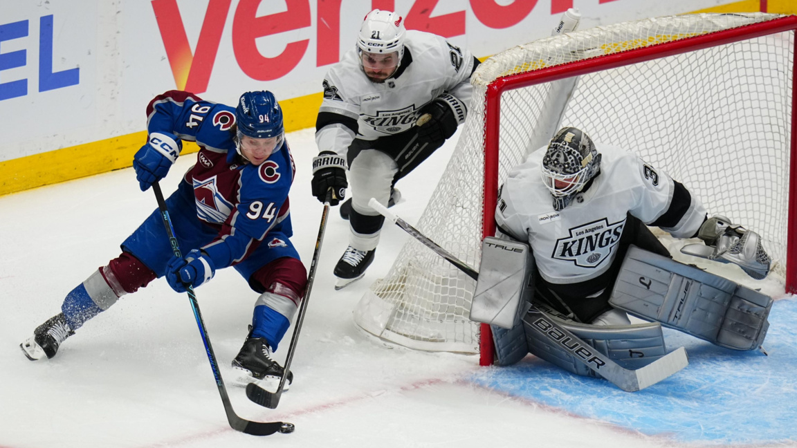 Кивиранта от Колорадо стреля към вратата на Лос Анджелис.