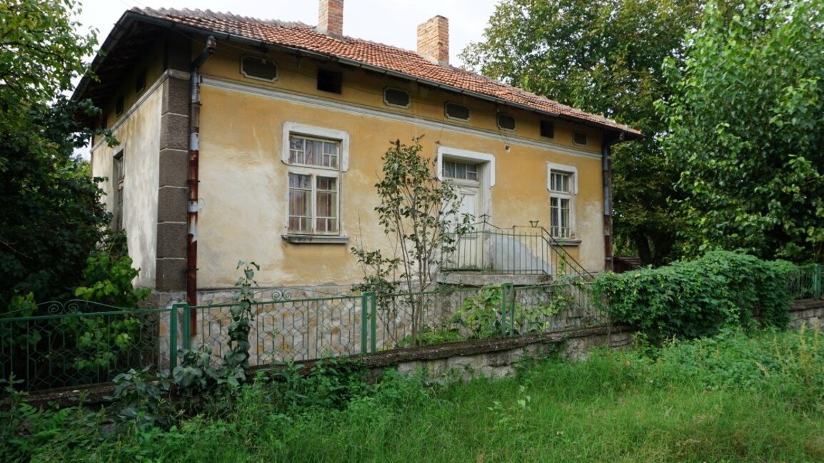 Общественик с първа книга за община Бойница