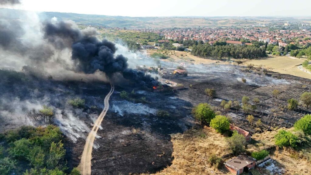 След пожара в Харманли: Завишени нива на метан
