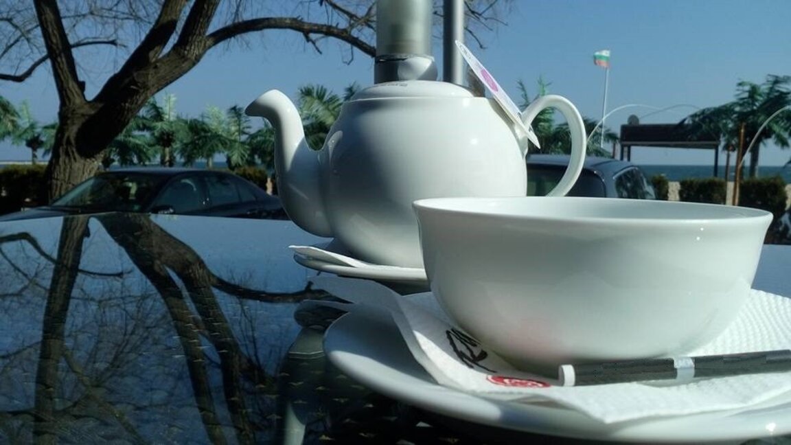 Чаша чай край зимното море