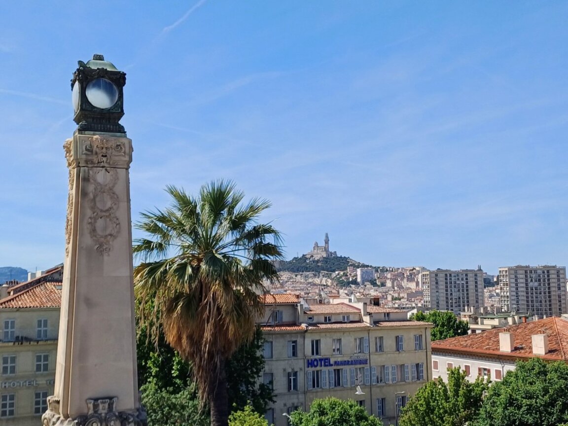 Марсилия е столица на провинция Прованс-Алпи-Лазурен бряг