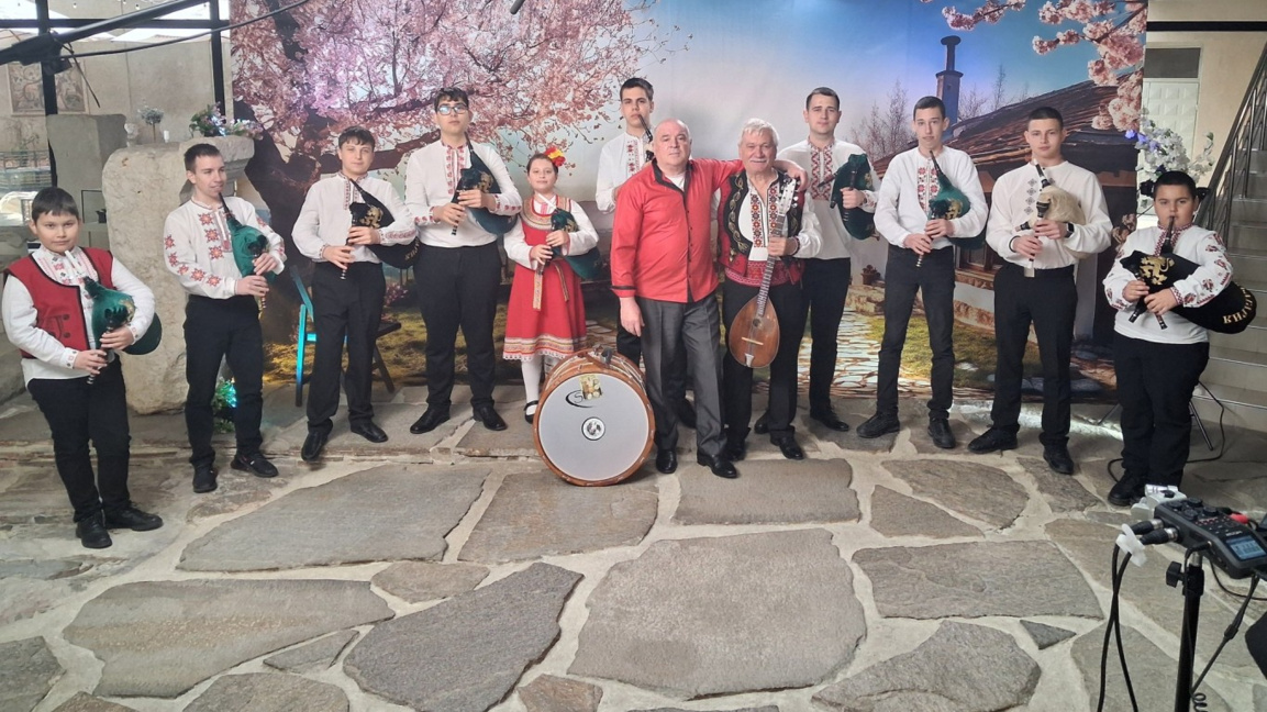 Отличия за оркестър "Младост" и "Морски песъчинки"