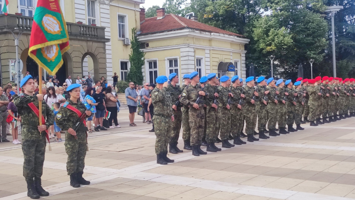 В Ямбол отбелязаха Съединението с тържествена церемония и благодарствен молебен
