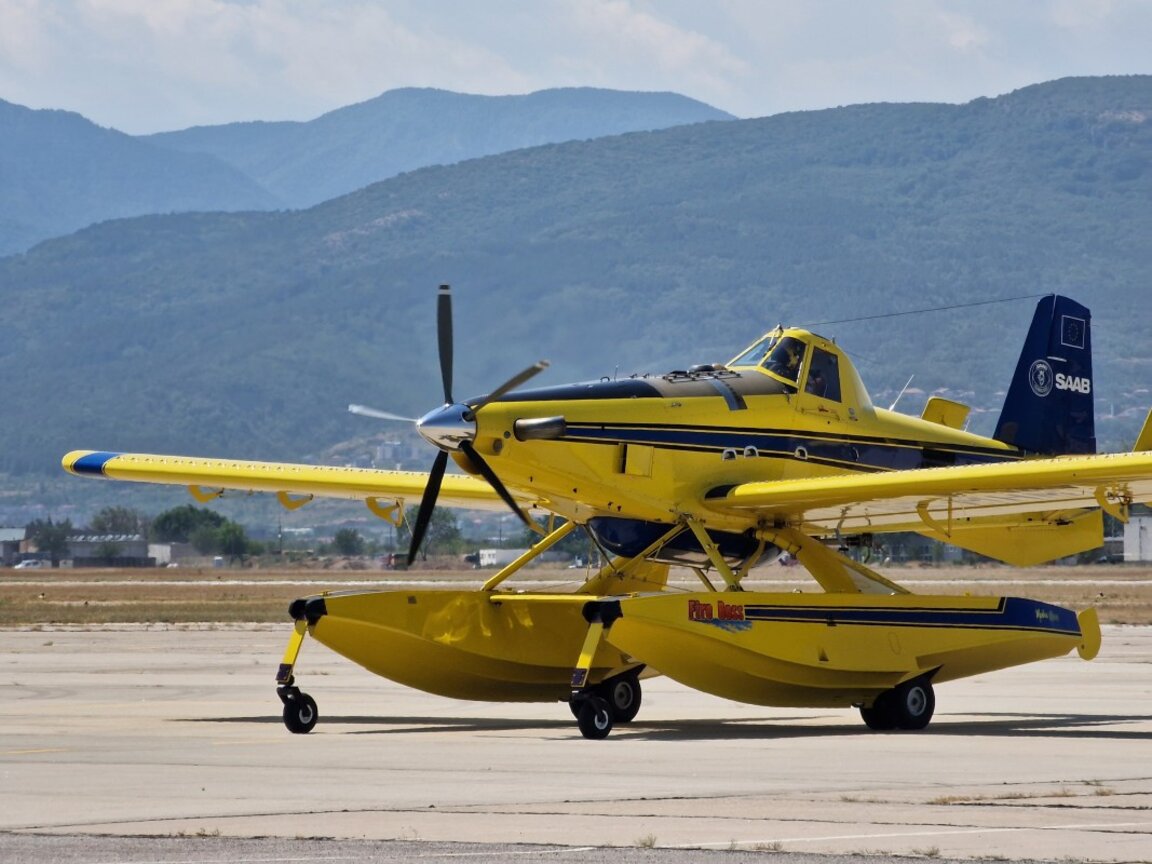Двата шведски самолета за борба с пожарите кацнаха на летище "Пловдив"