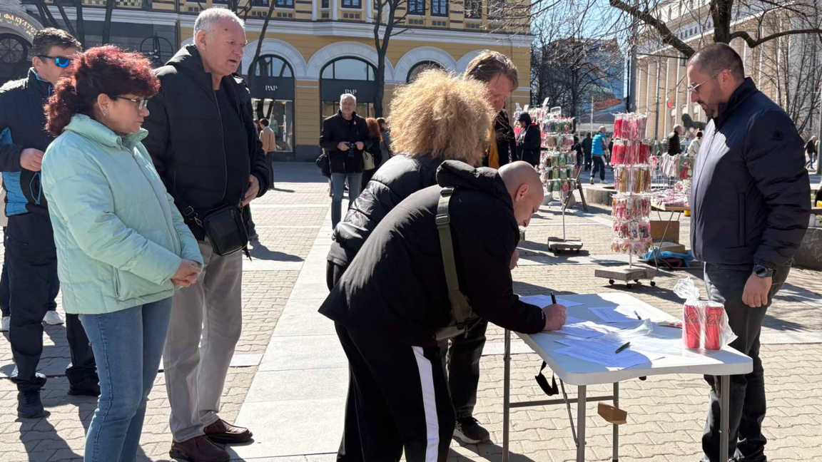 Бащата на Сиана събира подписи за участие в изборите с коалиция "Сияние"