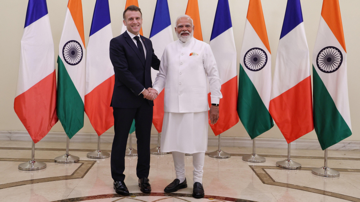 Еманюел Макрон и Нарендра Моди в Мумбай, 17 февруари 2026 г.