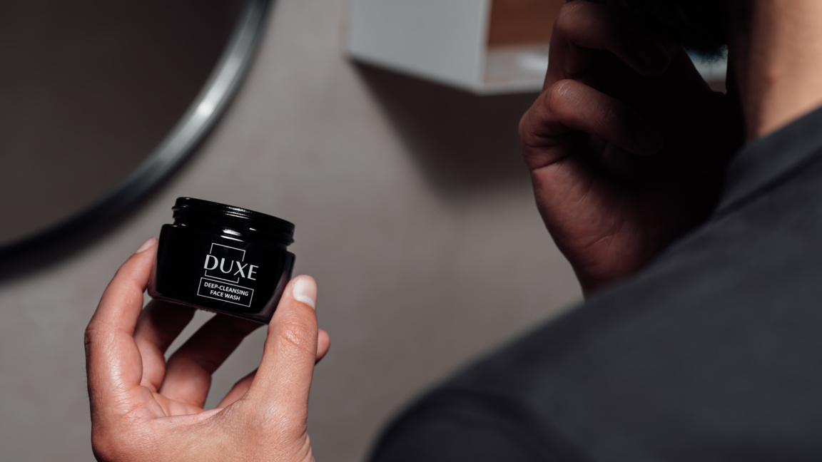Как българският бранд DUXE пренася Rosa Damascena в мъжката anti-age грижа