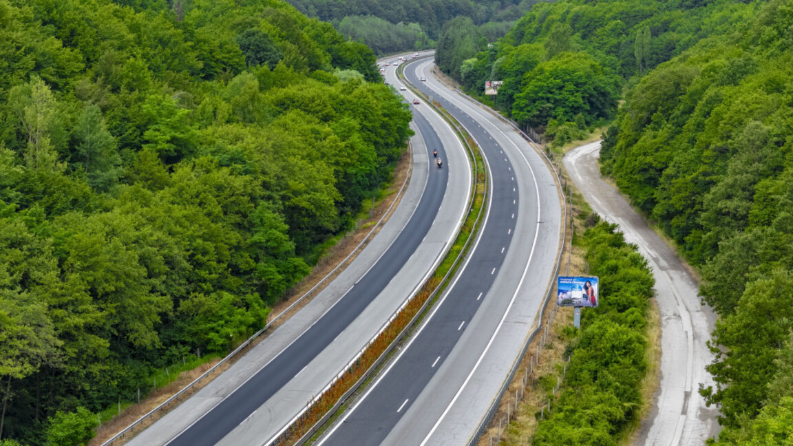 Пускат нов участък от автомагистрала "Хемус" за автомобили до 12 тона
