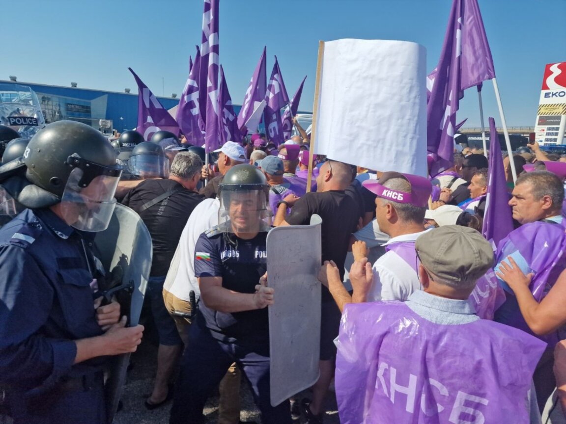 Напрежение и арест на синдикалист на протеста на горските на АМ "Тракия"