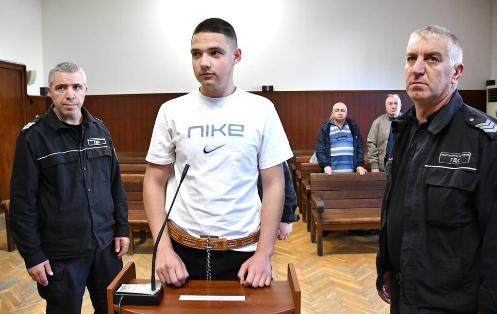 Съдът прие 4 експертизи по делото за убийството на 18-годишната Маги