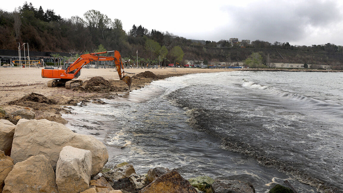 Estado de emergencia parcial en las playas de Varna debido a la contaminación por fueloil