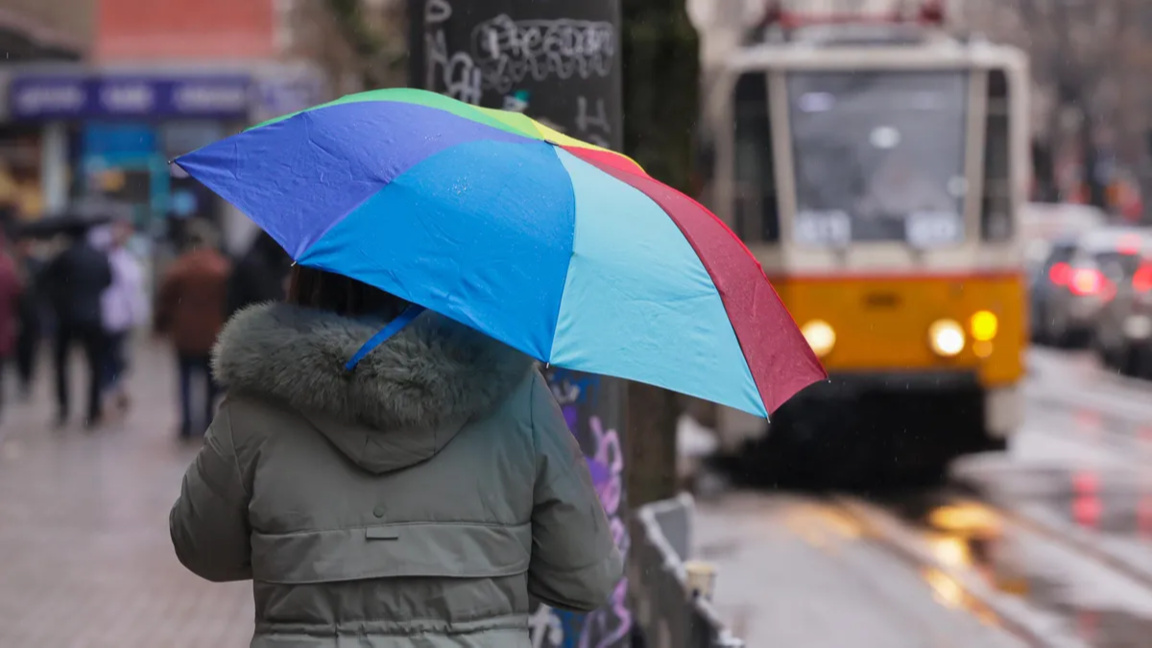 Остава облачно с превалявания от дъжд