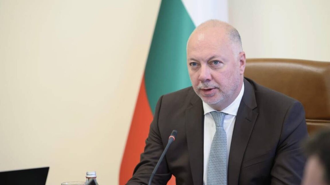 Премиерът: Евакуацията от Израел е след внимателно планирани действия