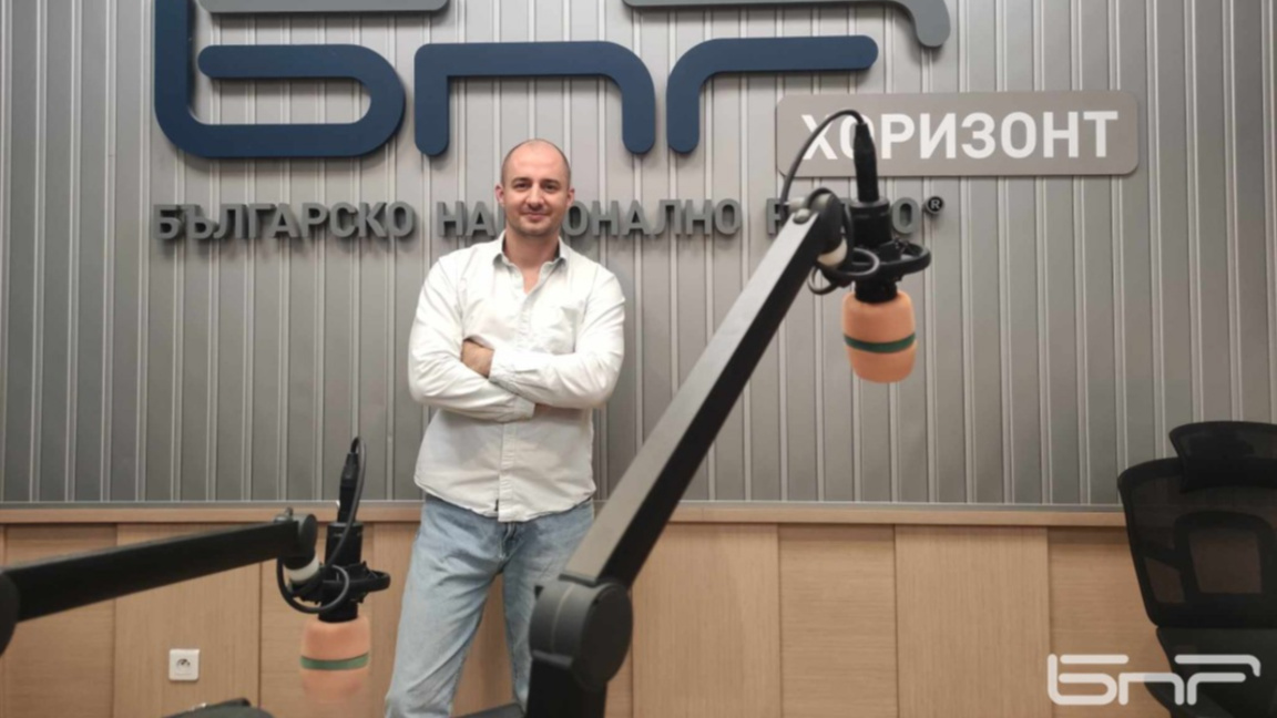 Никола Николов