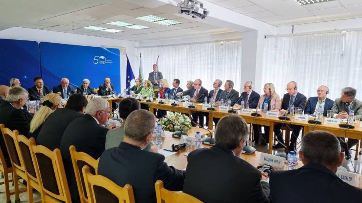 La unidad V de la planta nuclear de Kozloduy ya funciona con combustible estadounidense