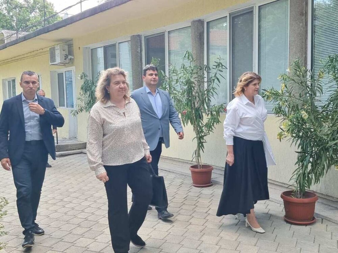 Деескалация на напрежението и преговори могат да решат конфликта в Близкия изток