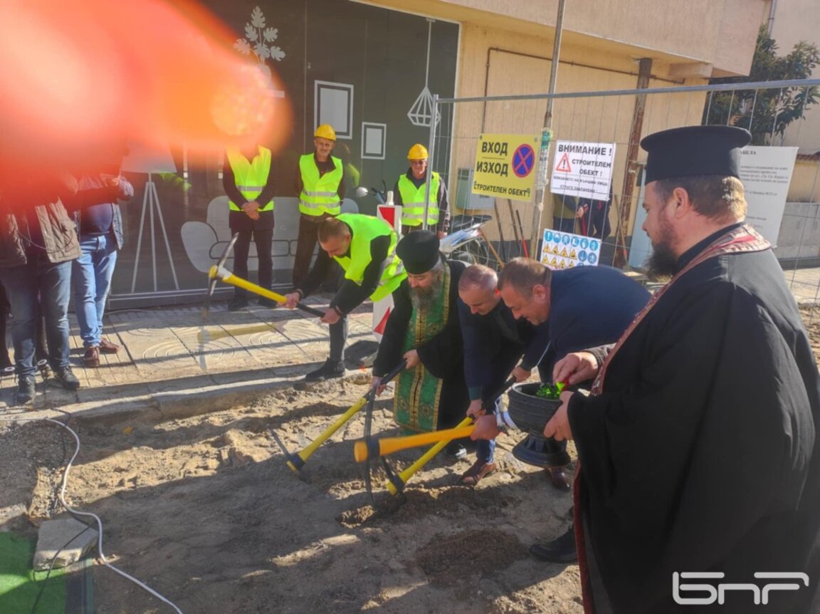 Министър Иванов: Издадено е разрешение за строеж за обходния път на Кресна, работата ще започне през този месец