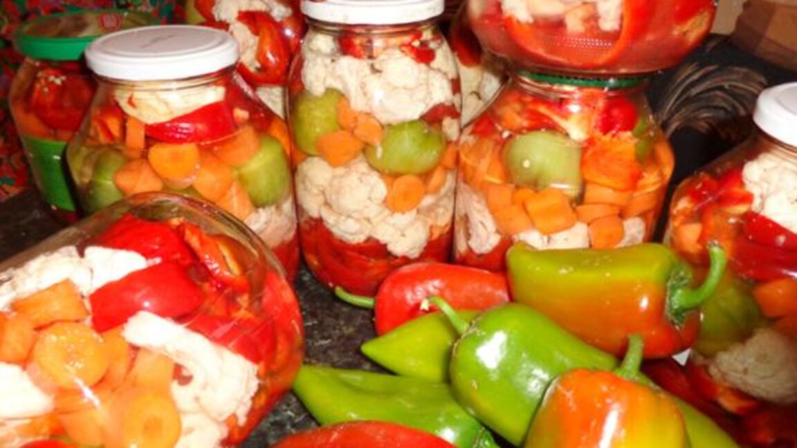 The way to a Bulgarian’s heart is through… pickles