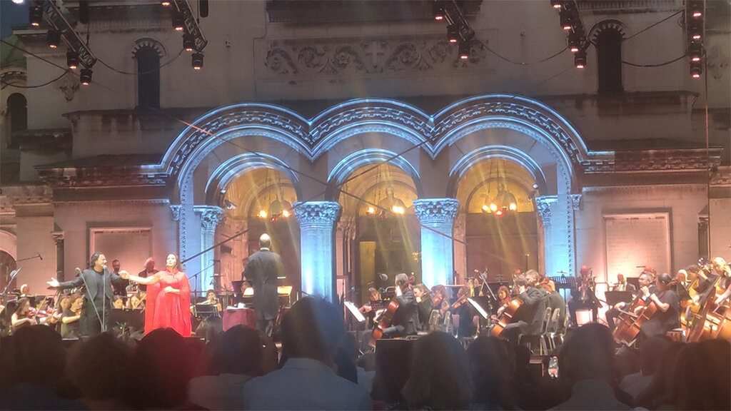 Opernstar Sonya Yoncheva tritt heute Abend gemeinsam mit José Carreras und Plácido Domingo im Herzen Sofias auf