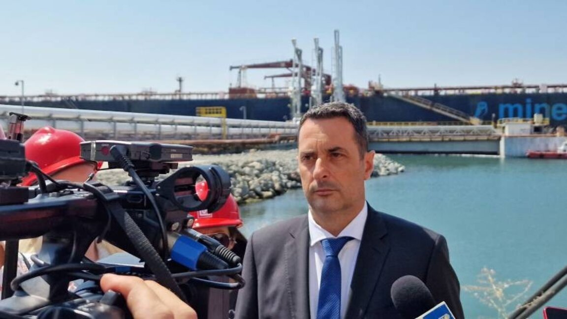 Η επιχείρηση λιμενικών υποδομών αναλαμβάνει το λιμάνι Ρόσενετς