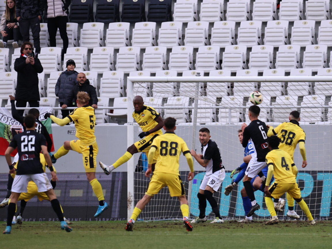 Локомотив (Пд) - Ботев (Пд)